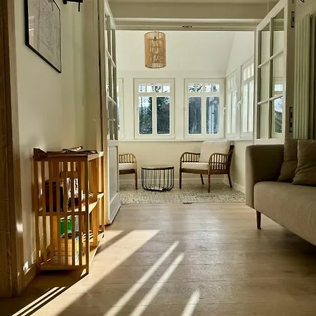 611 N.p.m. Villa *