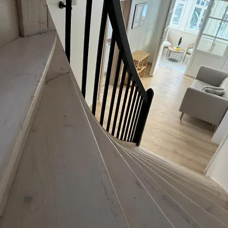 611 N.p.m. Villa *